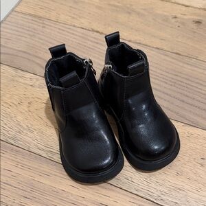 Amazon Kids Shiny Black Boots